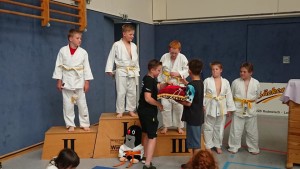 33574409_1951926311508098_5056810931426689024_n